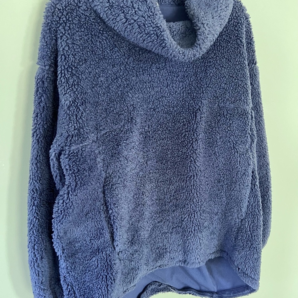 Lululemon Plush Sherpa Fleece Pullover – Size 12 (Navy Blue) - Picture 2 of 4